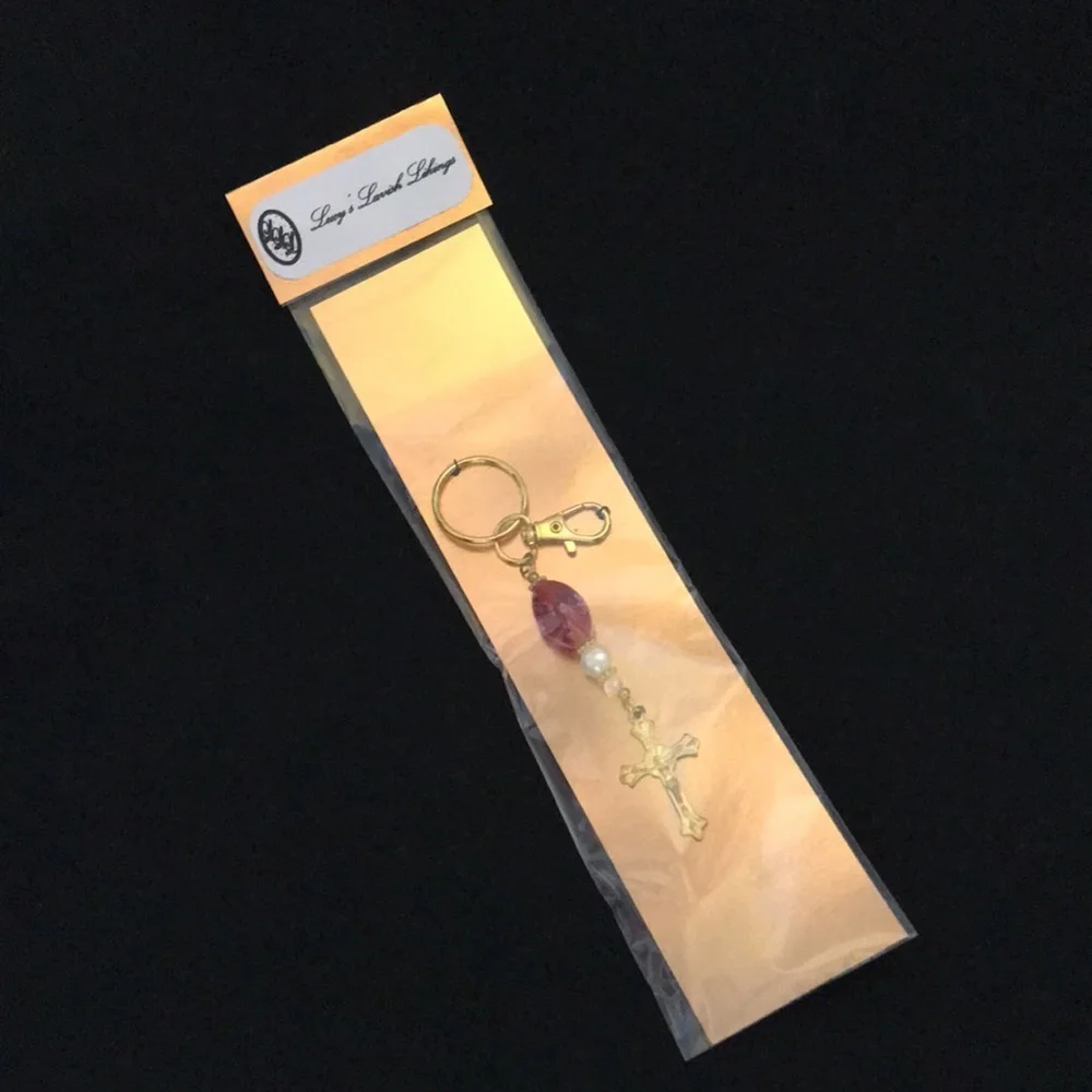 LOVELY HANDCRAFTED Red & White Glass Bead—Goldtone Keychain